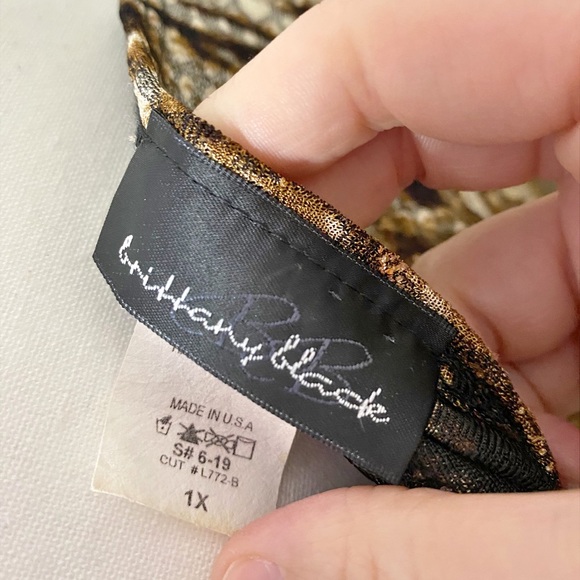 Brittany Black Animal Print Stretchy Top size 1X - Picture 2 of 2